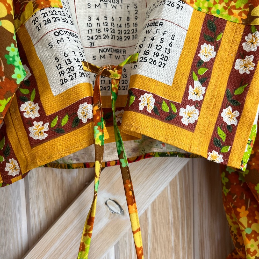 SELINA SANDERS FALL THEME TEA TOWEL HANDMADE Puff Sleeve Top Red Cabin Medium - Picture 12 of 12
